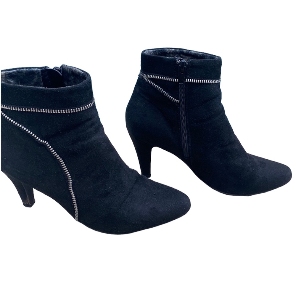 Rialto Black Moto Style Zipper Ankle Boots